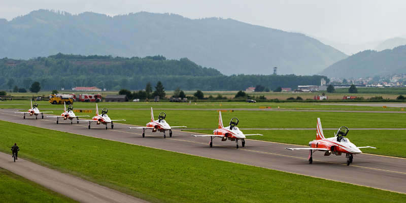 037_AirPower_Patrouille Suisse na F-5E Tiger.jpg